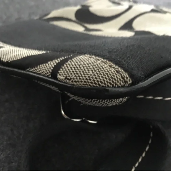 Vintage Coach Signature Logo Crossbody Messenger Bag - Picture 8 of 8